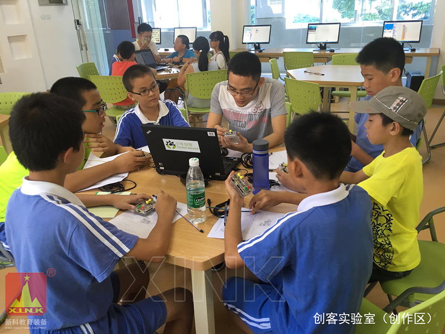<a href='http://m.weizhuanxing.com' target='1' style='font-size:14px; font-weight:bold; color:#0080ff;'>創客實驗室</a>