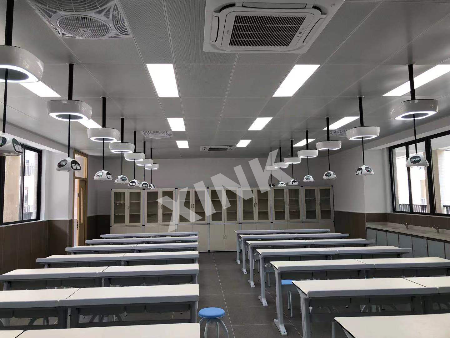 <a href='http://m.weizhuanxing.com/' target='1' style='font-size:14px; font-weight:bold; color:#0080ff;'>物理實驗室</a>