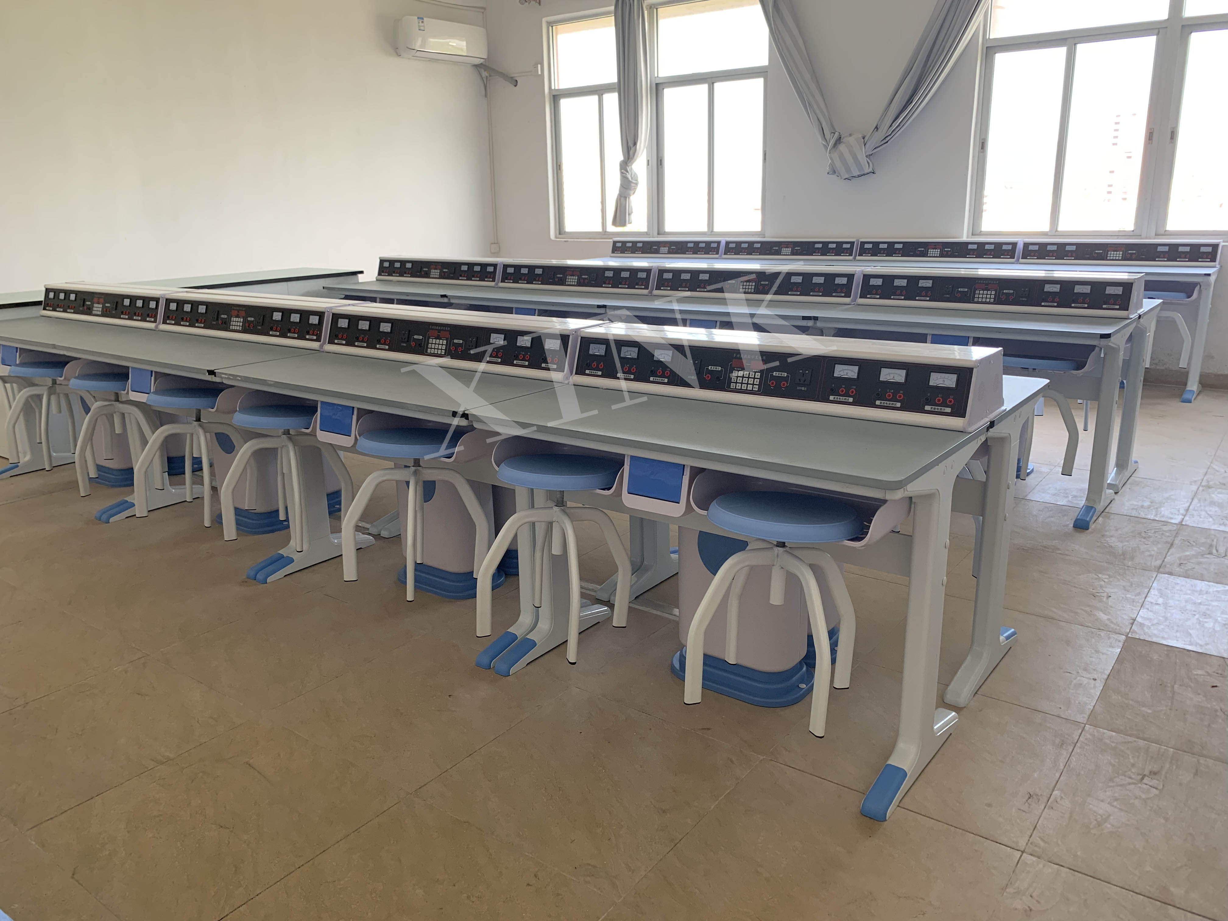 電學<a href='http://m.weizhuanxing.com/' target='1' style='font-size:14px; font-weight:bold; color:#0080ff;'>物理實驗室</a>