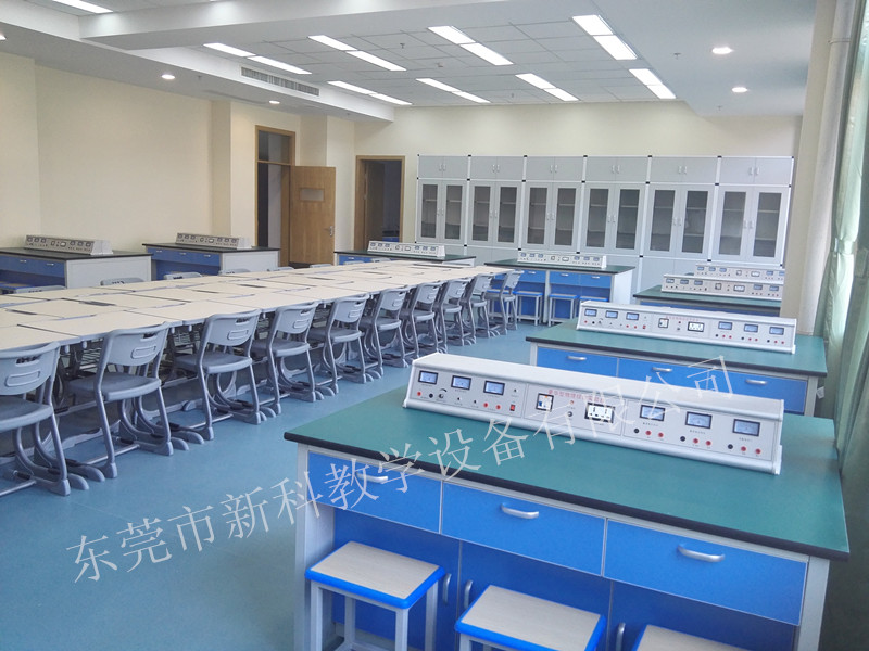<a href='http://m.weizhuanxing.com/' target='1' style='font-size:14px; font-weight:bold; color:#0080ff;'>物理實驗室</a>教室