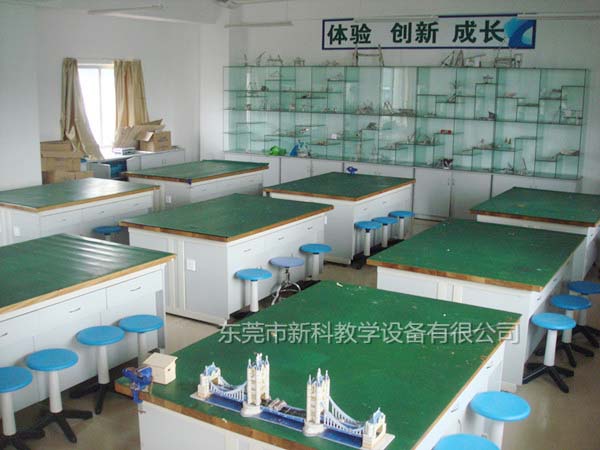 <a href='http://m.weizhuanxing.com/chanpinyiji/37-1.html' target='1' style='font-size:18px; font-weight:bold; color:#ff0000;'>通用技術(shù)實驗室設(shè)備</a>