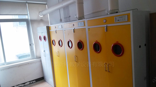 <a href='http://m.weizhuanxing.com/products/67-1.html' target='1' style='font-size:18px; font-weight:bold; color:#000000;'>氣瓶柜</a>案例