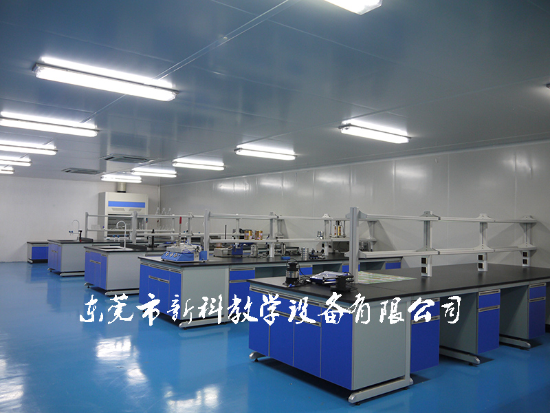 <a href='http://m.weizhuanxing.com/products/63-1.html' target='1' style='font-size:18px; font-weight:bold; color:#000000;'>中央實(shí)驗(yàn)臺(tái)</a>案例