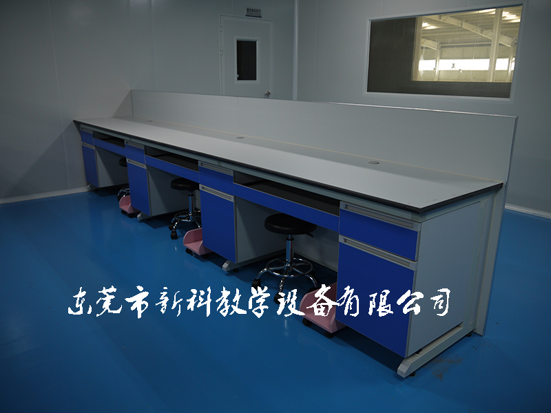 <a href='http://m.weizhuanxing.com/products/64-1.html' target='1' style='font-size:18px; font-weight:bold; color:#000000;'>實(shí)驗(yàn)室邊臺(tái)</a>案例